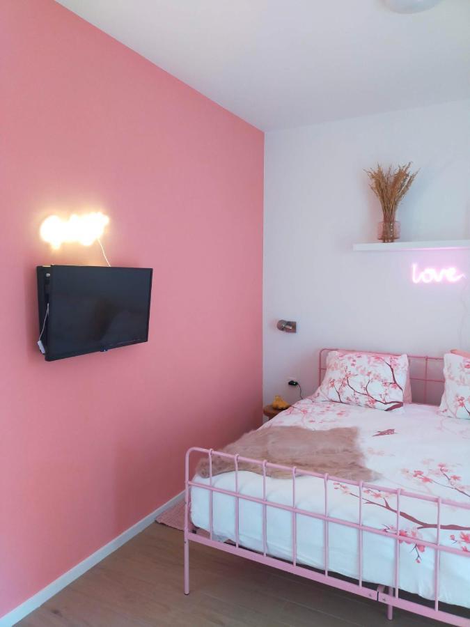 Bed & Kersenbloesem Apartment